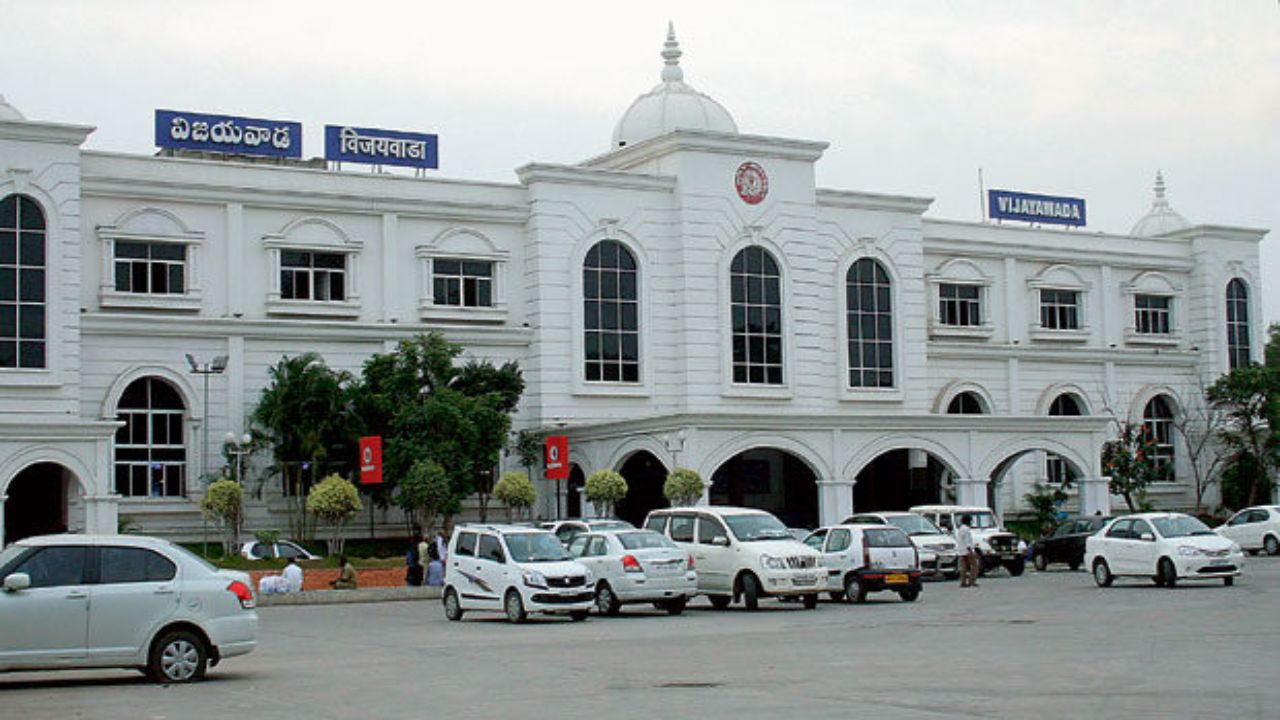 Vijayawada Railway Station: Do you know what is special about Vijayawada Railway Station?