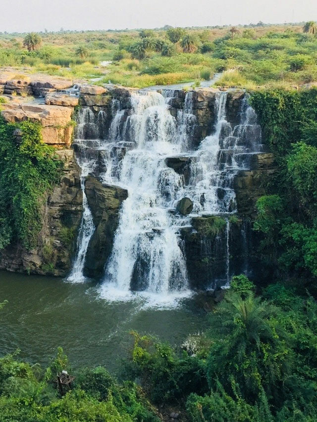 Waterfalls: తెలుగు రాష్ట్రాల్లో ప్రాచుర్యం పొందిన 10 జలపాతాలు