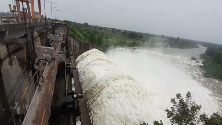 Adilabad Heavy Rains continue: ఉమ్మడి ఆదిలాబాద్ జిల్లాపై మళ్ళీ వరద పంజా