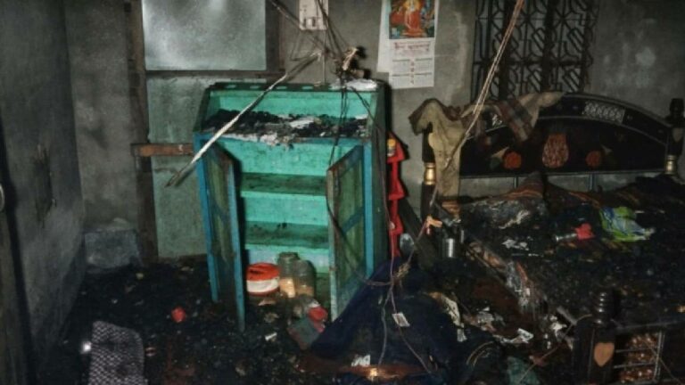 Bangladesh: ఫేస్ బుక్ లో పోస్ట్ పెట్టినందుకు హిందువు ఇళ్లు దహనం