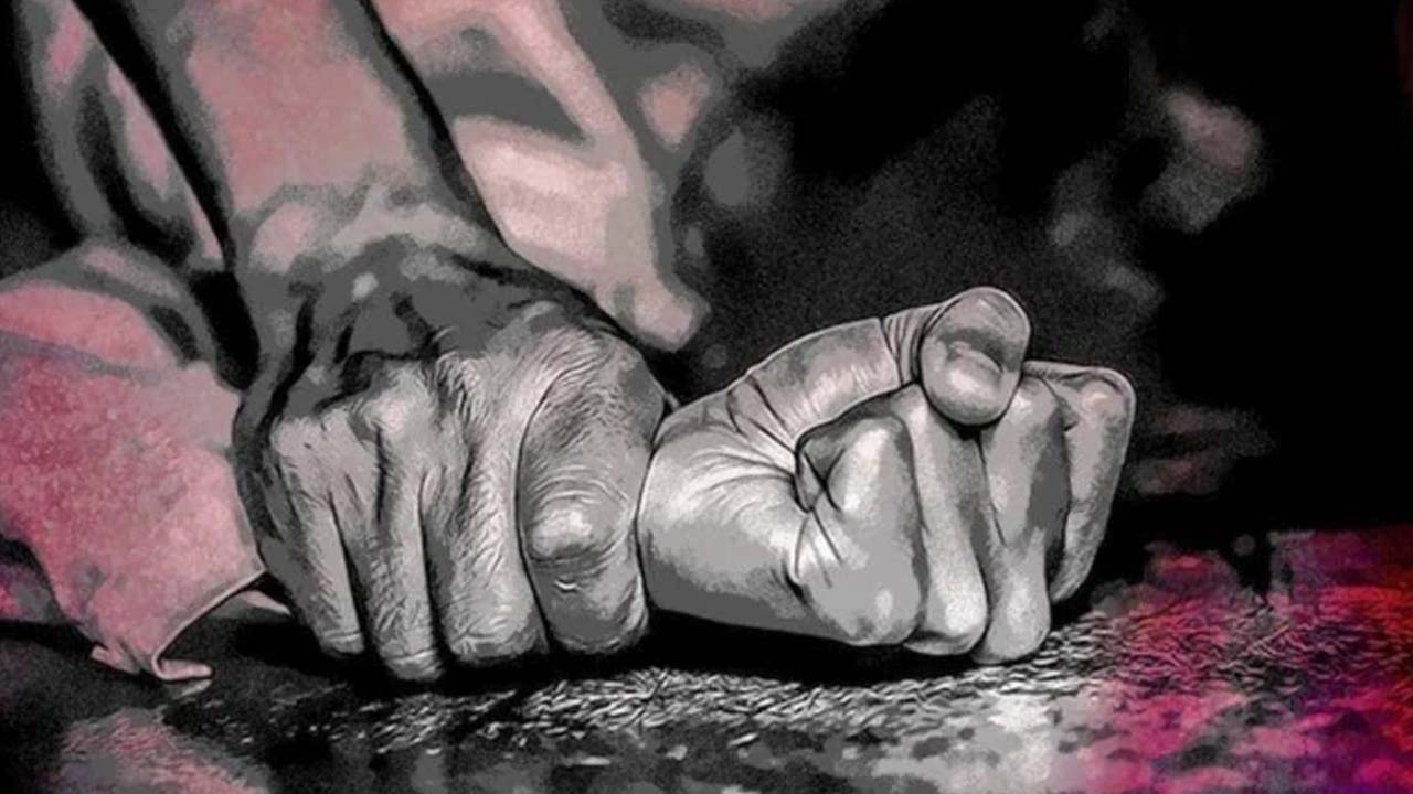 Bengaluru Crime: యువ‌తిని వేధించిన దుండ‌గుడు.. కాపాడిన హిజ్రాలు