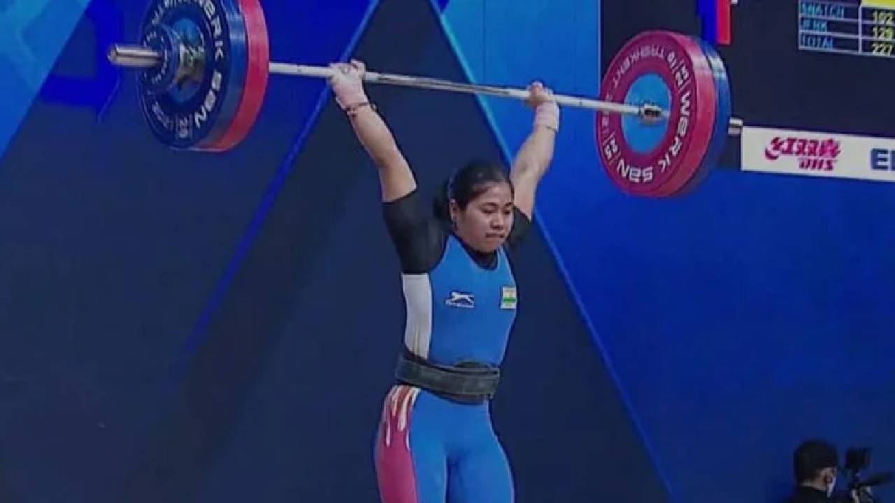 Commonwealth Games: Fourth medal for India.. Silver for Bindyarani Devi