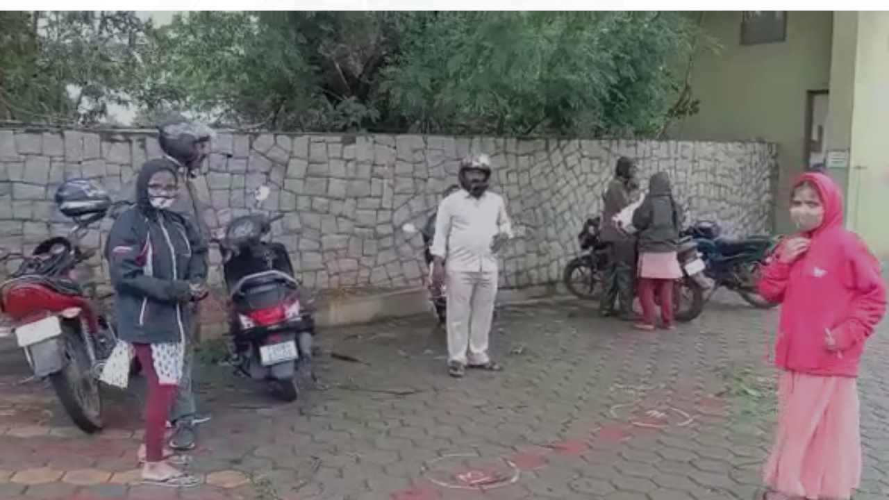 Chevella Gurukul: పురుగుల ఆహారం….చేవెళ్లలో హాస్టల్ విద్యార్ధినుల అవస్థలు