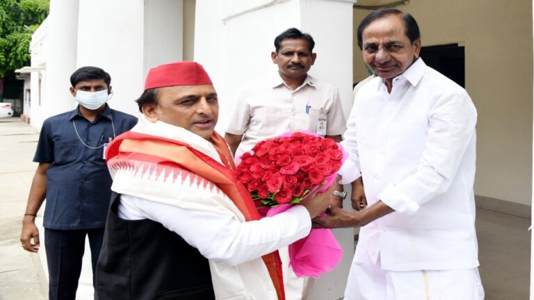 CM K.Chandrashekar Rao: అఖిలేష్ యాదవ్‌తో సీఎం కేసీఆర్ భేటీ.. జాతీయ రాజకీయాలపై కీలక చర్చ