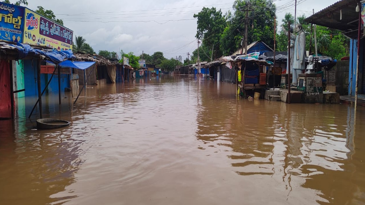 Godavari Floods: వరద ప్రభావిత జిల్లాలలో ఏపీఎస్డీఆర్‌ఎఫ్ బృందాల మోహరింపు