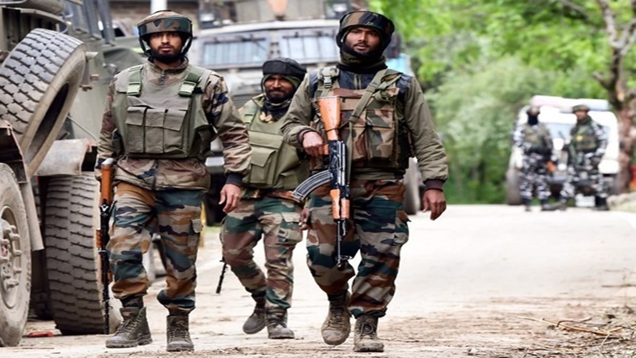 grenade blast: ప్రమాదవశాత్తు పేలిన గ్రెనేడ్.. ఇద్దరు ఆర్మీ అధికారులు మృతి