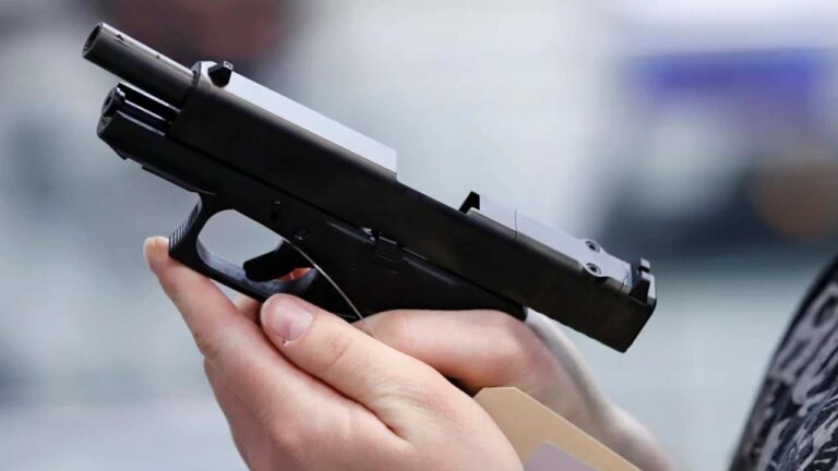 Delhi Firing: బర్త్ డే పార్టీలో కాల్పులు.. ఒకరి పరిస్థితి విషమం