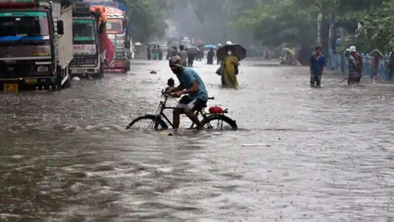 Heavy Rains: పలు రాష్ట్రాల్లో నేడు అతిభారీ వర్షాలు.. ఐఎండీ హెచ్చరికలు జారీ