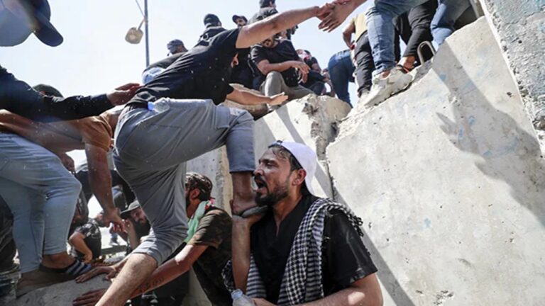 Iraq Protest: ఇరాక్ పార్లమెంట్‌లోకి దూసుకొచ్చి.. ప్రధాని అభ్యర్థిత్వంపై నిరసనకారుల ఆగ్రహం