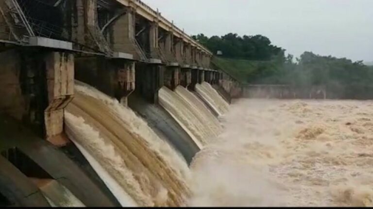 AP-Telangana: ఏపీ, తెలంగాణలో జలాశయాలకు పోటెత్తుతున్న వరద.. గేట్ల ఎత్తివేత