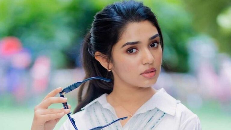 Krithi Shetty: బేబమ్మ వెనకాల పడుతున్న స్టార్ హీరో.. వద్దన్నా వినలేదట..?