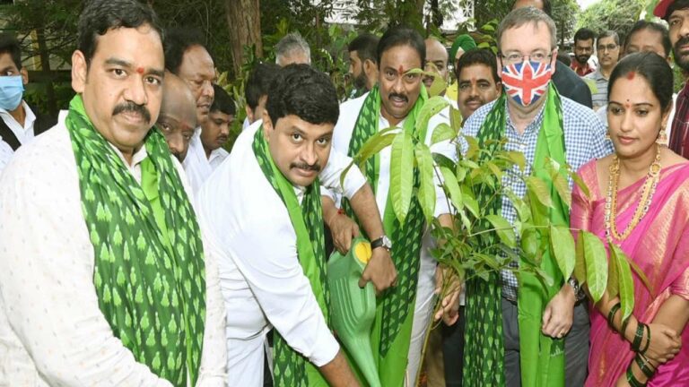 Green India Challenge: కేటీఆర్ బర్త్ డే సందర్భంగా మొక్కలు నాటిన బ్రిటీష్ డిప్యూటీ హై కమిషనర్