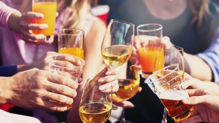 Drinking: మందు.. మంచిదే. ఆరోగ్యానికి. అందరికీ కాదు.