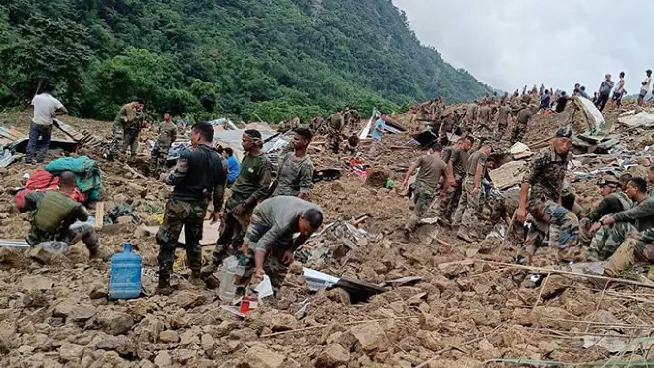 Manipur Landslide: 14 మంది మృతి..60 మంది చిక్కుకున్నట్లుగా అనుమానం
