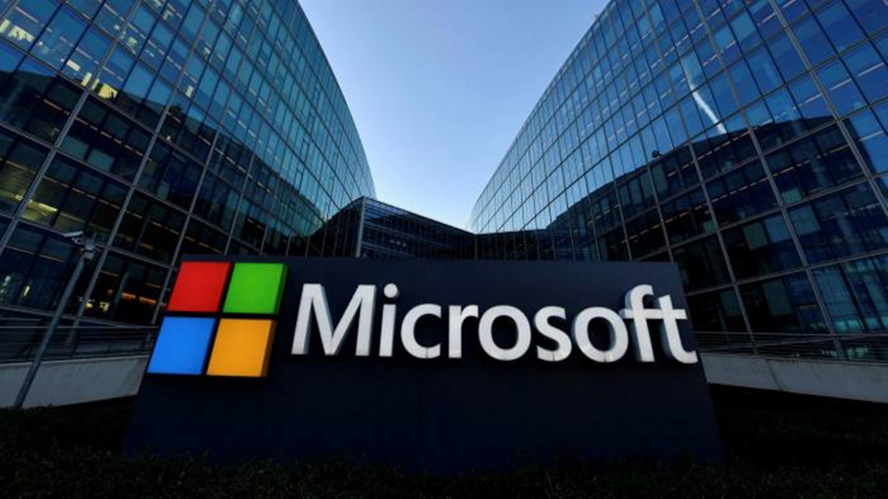 Microsoft: మైక్రోసాఫ్ట్ షాకింగ్ నిర్ణయం.. 1800 మంది ఉద్యోగులపై వేటు