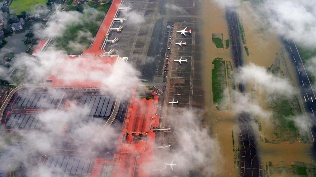 Planes Landing In Kerala