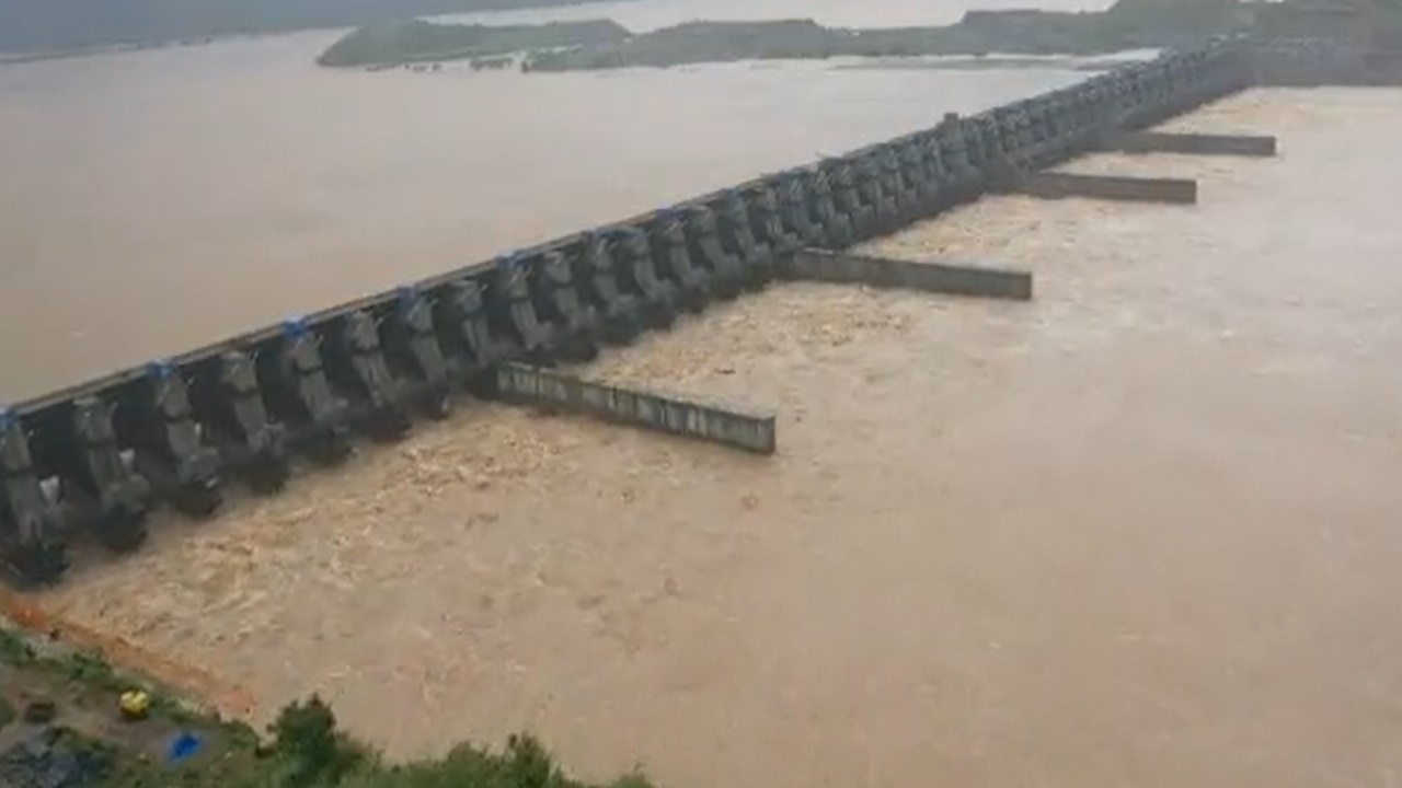 Ambati Rambabu: పోలవరం ప్రాజెక్టు ఎగువ కాఫర్ డ్యాం ఎత్తు పెంచుతాం