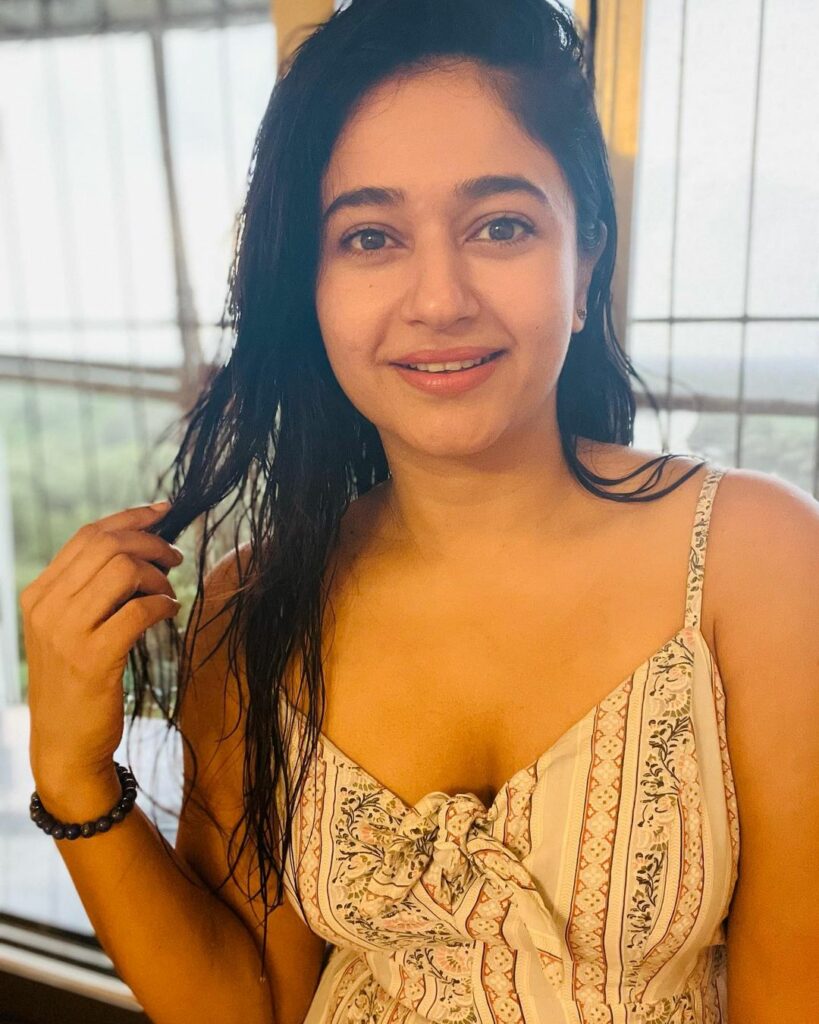 Poonam Bajwa (7)