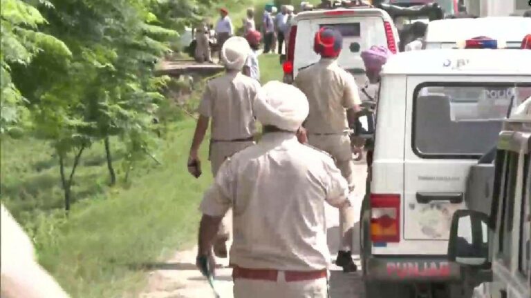 Sidhu Moose Wala: పంజాబ్ లో ఎన్‌కౌంటర్.. సిద్దూ మూసేవాలా చంపిన నిందితులు ఖతం