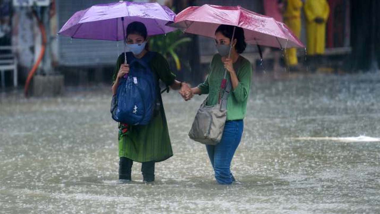 Telangana Rain Alert: అలుగుపారుతున్న చెరువులు.. మరో 3రోజుల పాటు భారీ  వర్షాలు – NTV Telugu