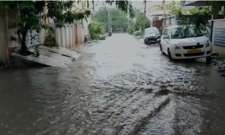 Rains Continue: వదలనంటున్న వాన.. హై అలర్ట్