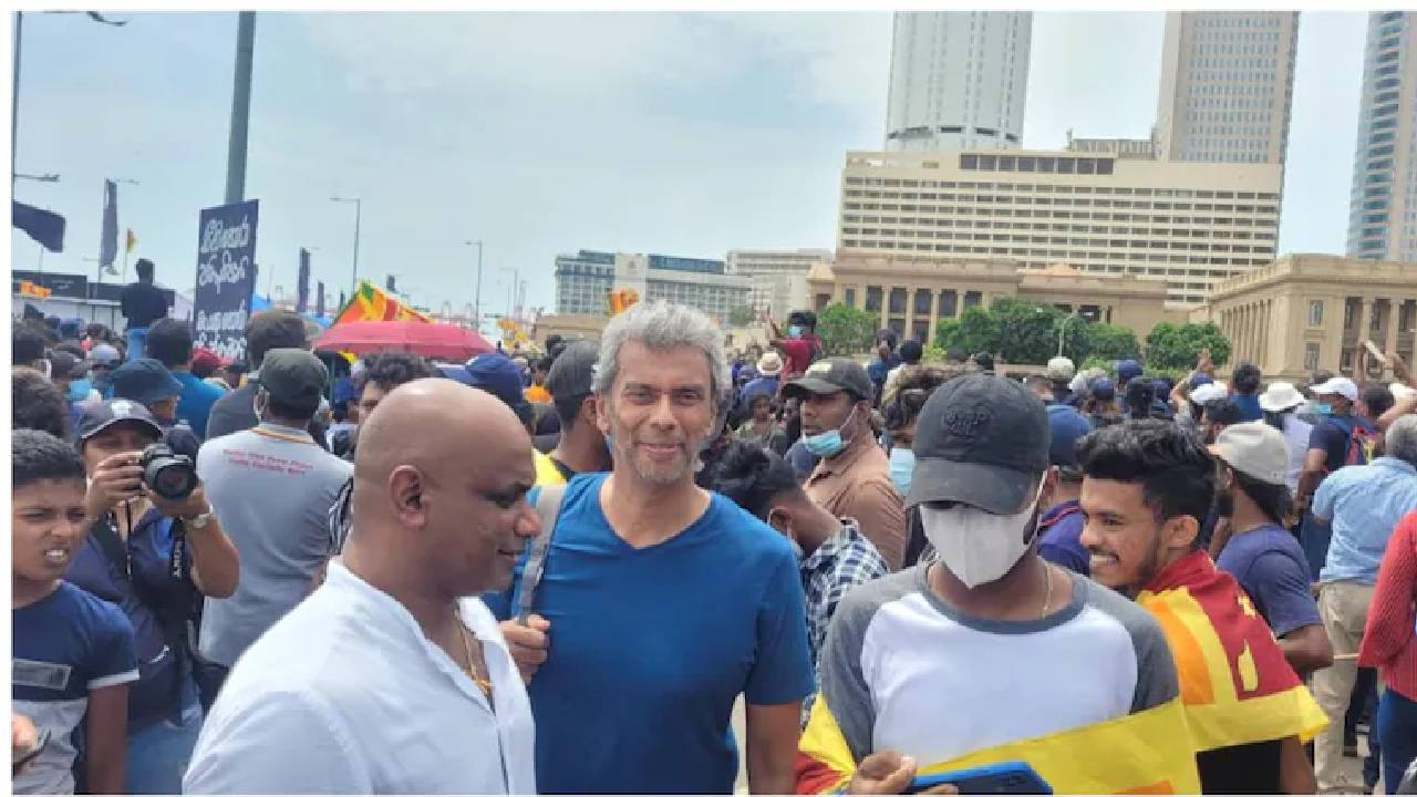 Srilanka Economic Crisis: Former cricketers stand in support of the protests