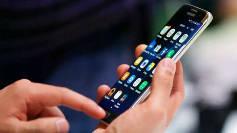 SmartPhone: స్మార్ట్‌ఫోన్‌ యూజర్లు.. సేఫ్‌జోన్‌లో ఉండాలంటే..