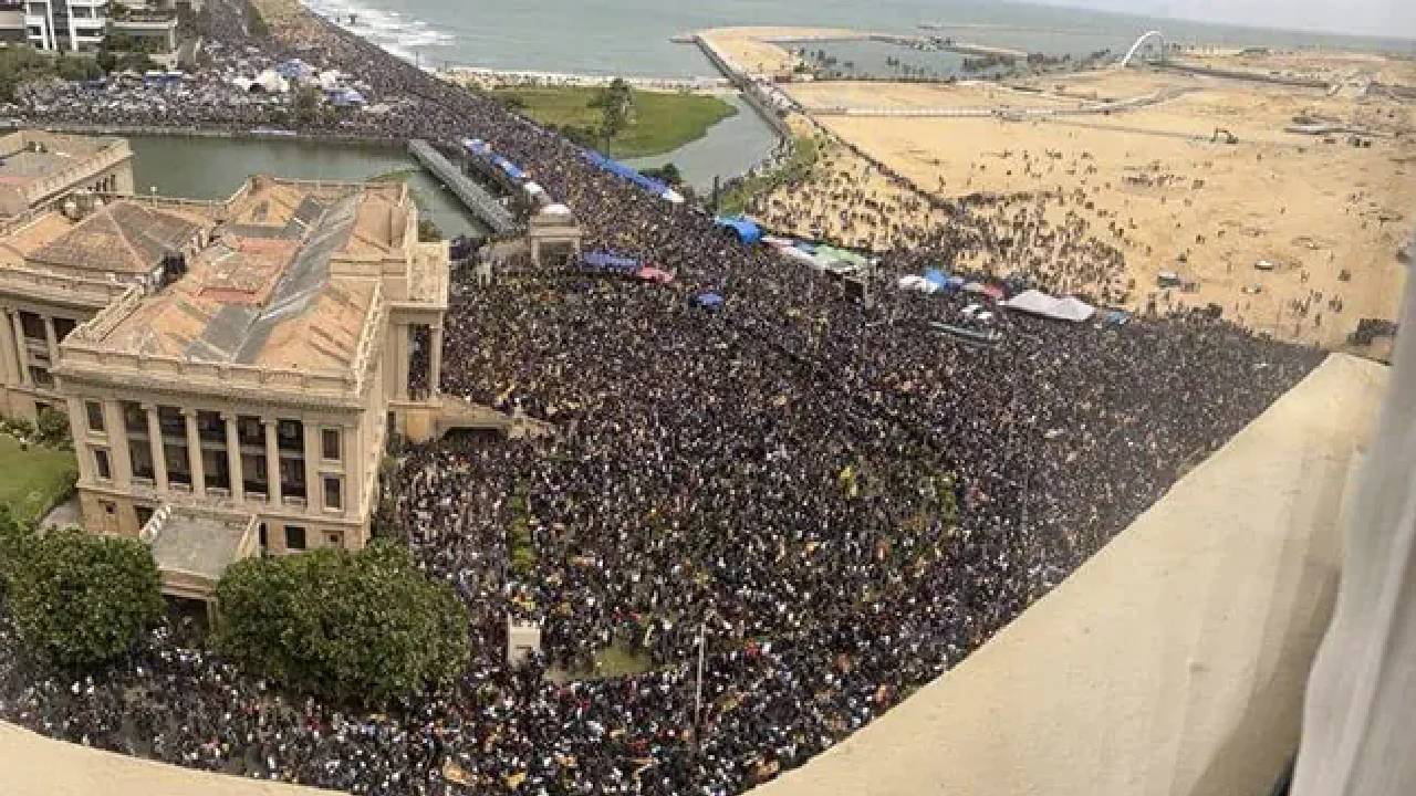 Srilanka Economic Crisis: ఉద్రిక్త పరిస్థితులు.. అత్యవసర సమావేశాని ప్రధాని పిలుపు