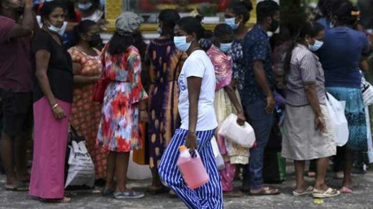 Srilanka: దారుణంగా శ్రీలంక పరిస్థితి.. తిండిలేక ఒళ్లు అమ్ముకుంటున్న మహిళలు