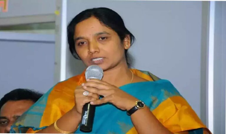 Paritala Sunitha: ఛలో రెడ్డిపల్లి భగ్నం… పరిటాల సునీత నిర్బంధం