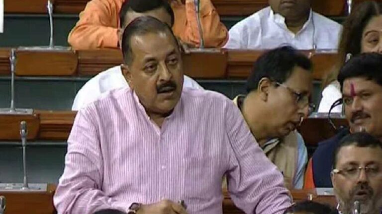 Central Government Jobs: 8 ఏళ్లలో కేంద్ర ప్రభుత్వ ఉద్యోగాలు ఎంతమందికి వచ్చాయంటే..