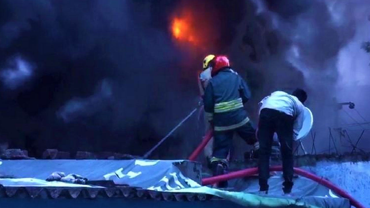 Fire Accident : ఏషియన్ గోదాంలో భారీ అగ్ని ప్రమాదం.. కోట్ల రూపాయలు నష్టం