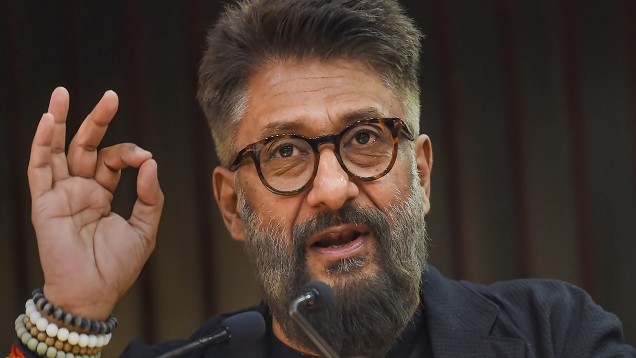Vivek Agnihotri: స్టార్ హీరోలపై సంచలన వ్యాఖ్యలు.. వాళ్లు ఉన్నంతకాలం బాలీవుడ్ అంతే..!!