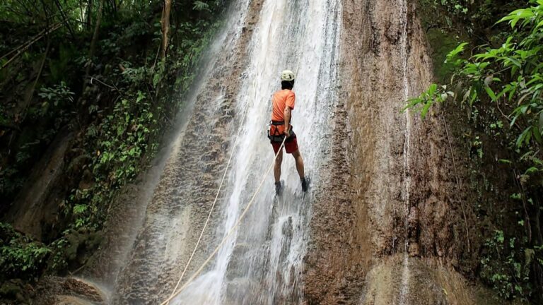 Telangana: తెలంగాణలో వరల్డ్ వాటర్ ఫాల్ రాప్లింగ్ పోటీలు