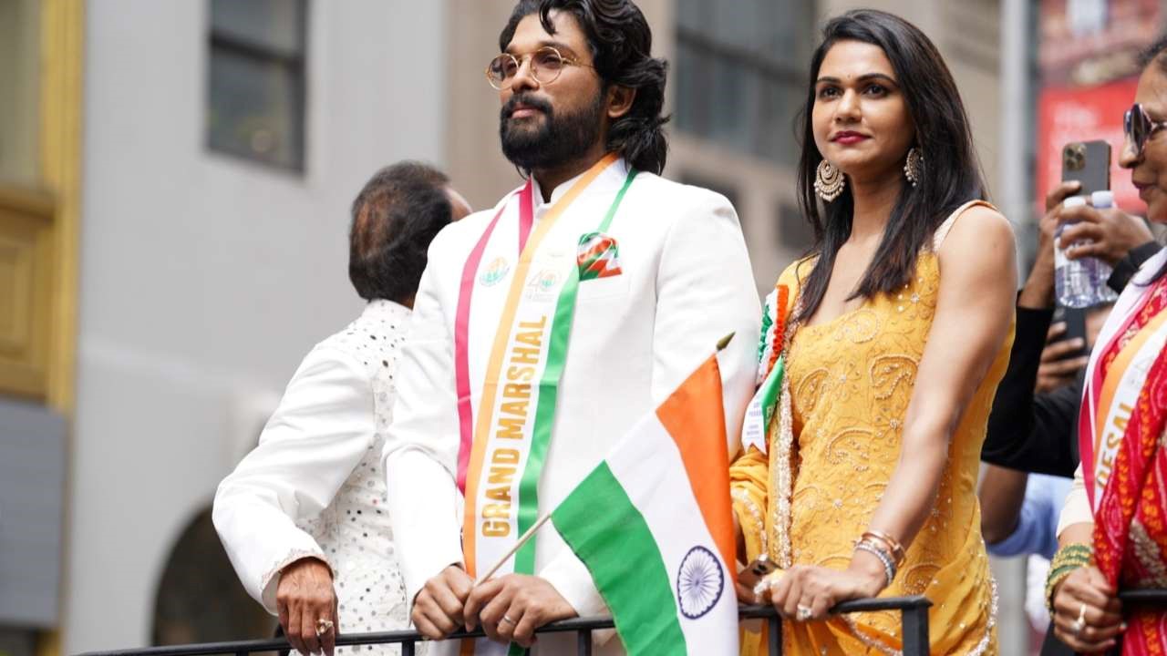 Icon Star: జాతీయ జెండా… తగ్గేదేలే అంటున్న అల్లు అర్జున్!