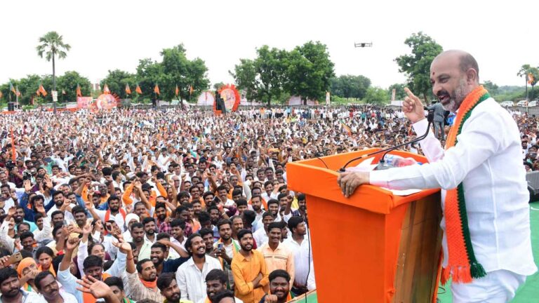 Bandi Sanjay : జఫర్ సన్ స్కాచ్‌ మందు కోసమే కేసీఆర్ ఢిల్లీకి పోయిండు