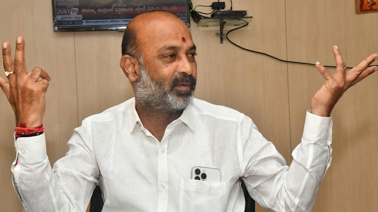 Bandi Sanjay : హైకోర్టు తీర్పు మాకు సంతోషం వచ్చింది.. సీఎం ఇక పండుగ చేసుకో