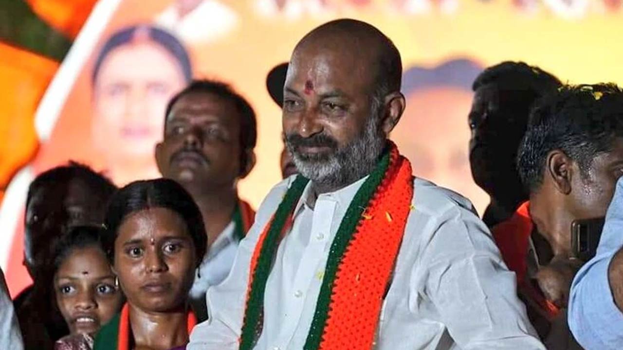 Bandi Sanjay : కేసీఆర్‌ను విడిచిపెట్టే ప్రసక్తే లేదు.. సలసల రక్తం మారుగుతోంది