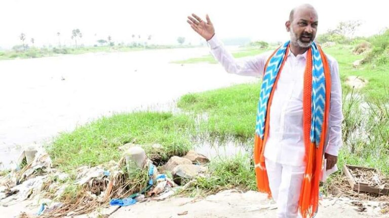 Bandi Sanjay : జాతీయ భావాలు ఉన్న వ్యక్తి దాసోజు శ్రావణ్