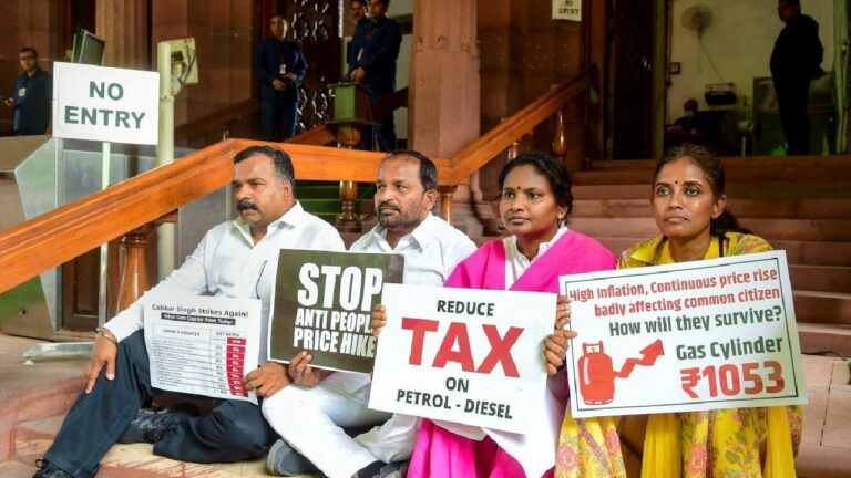 Parliament Monsoon Session: కాంగ్రెస్ ఎంపీలపై సస్పెన్షన్ ఎత్తివేత..