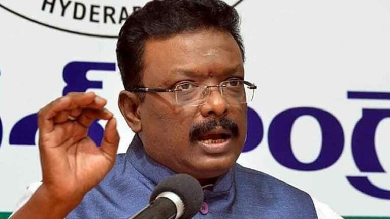 Dasoju Sravan : ప్రశ్నించే వాళ్లపై తప్పుడు నివేదికలు ఏఐసీసీకి ఇస్తున్నారు