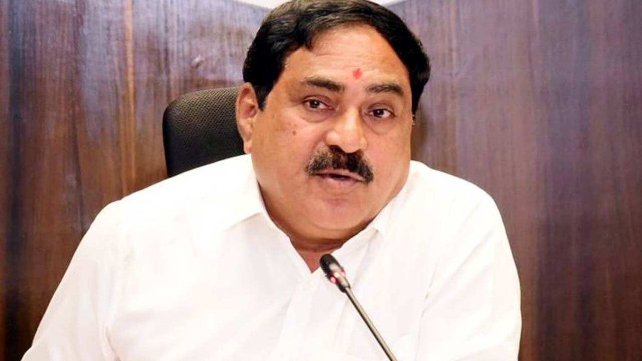 Errabelli Dayakar Rao : రైతుల నడ్డి విరిచేలా బీజేపీ కుట్రలు చేస్తోంది