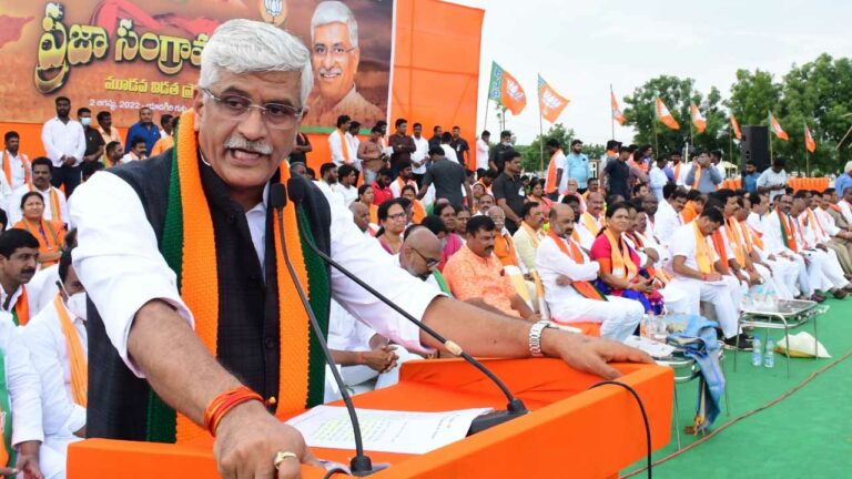 Gajendra Singh Shekhawat : సీఎం చేయడానికి తెలంగాణలో ఒక దళితుడు దొరక లేదా