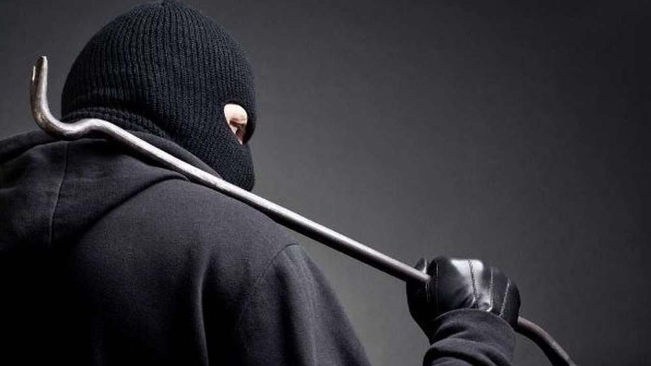 Gold Theft: వాకింగ్‌ చేస్తున్న వ్యాపారి.. సీన్‌ కట్‌చేస్తే.. ఆసుపత్రిలో..! ఏమైందంటే..