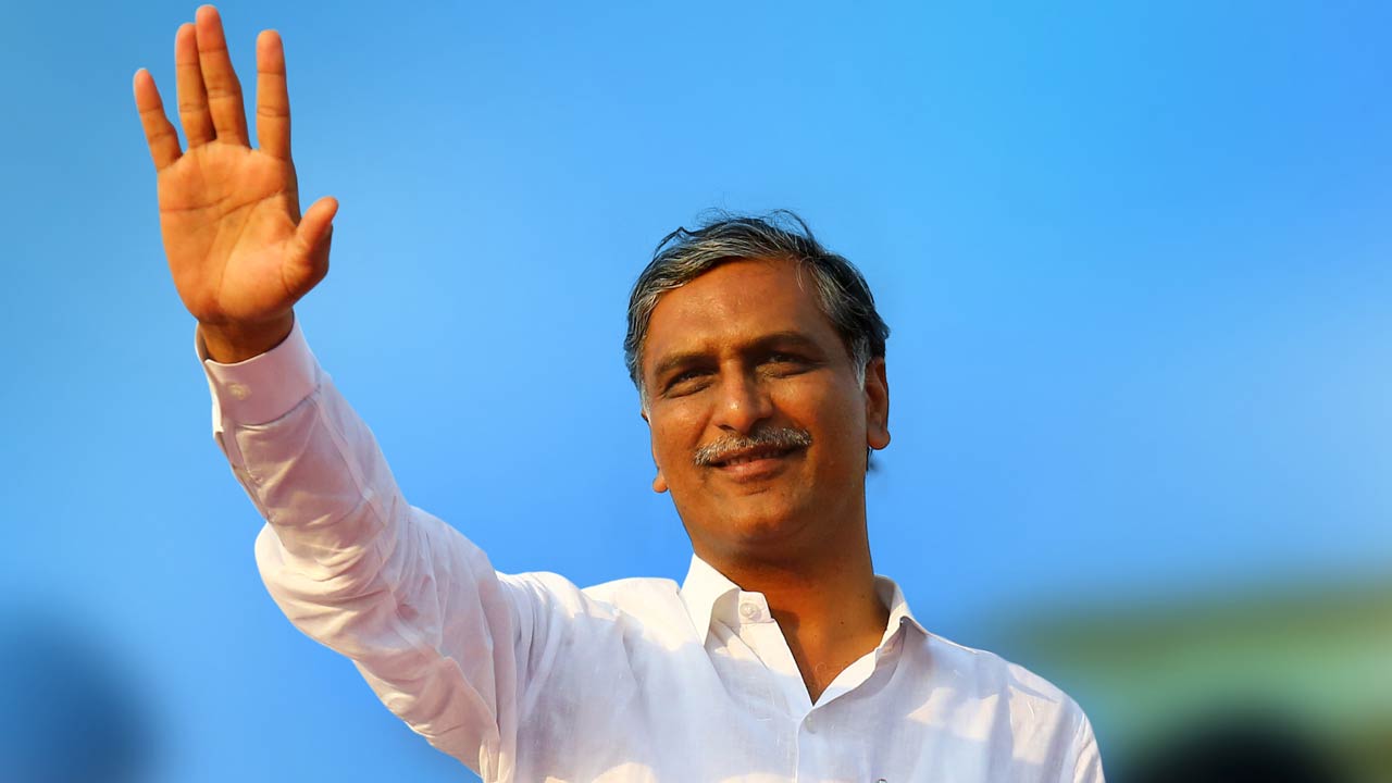 Harish Rao : గాంధీ ని తిట్టిన వారు బీజేపీ పార్టీలో ఎంపీగా ఉన్నారు