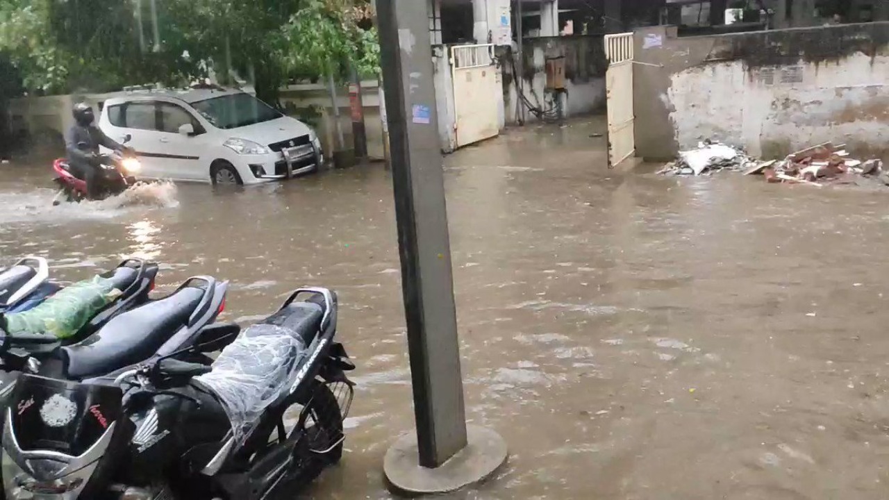 Rayadurgam Rain: భారీవర్షంతో రాయదుర్గం అతలాకుతలం