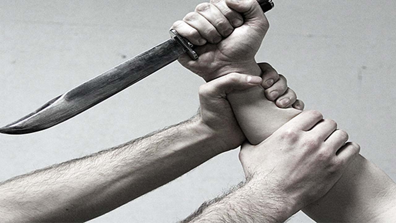 Man Stabbed Over Bill: బిర్యానీ బిల్లు విషయంలో గొడవ.. కత్తితో దాడి