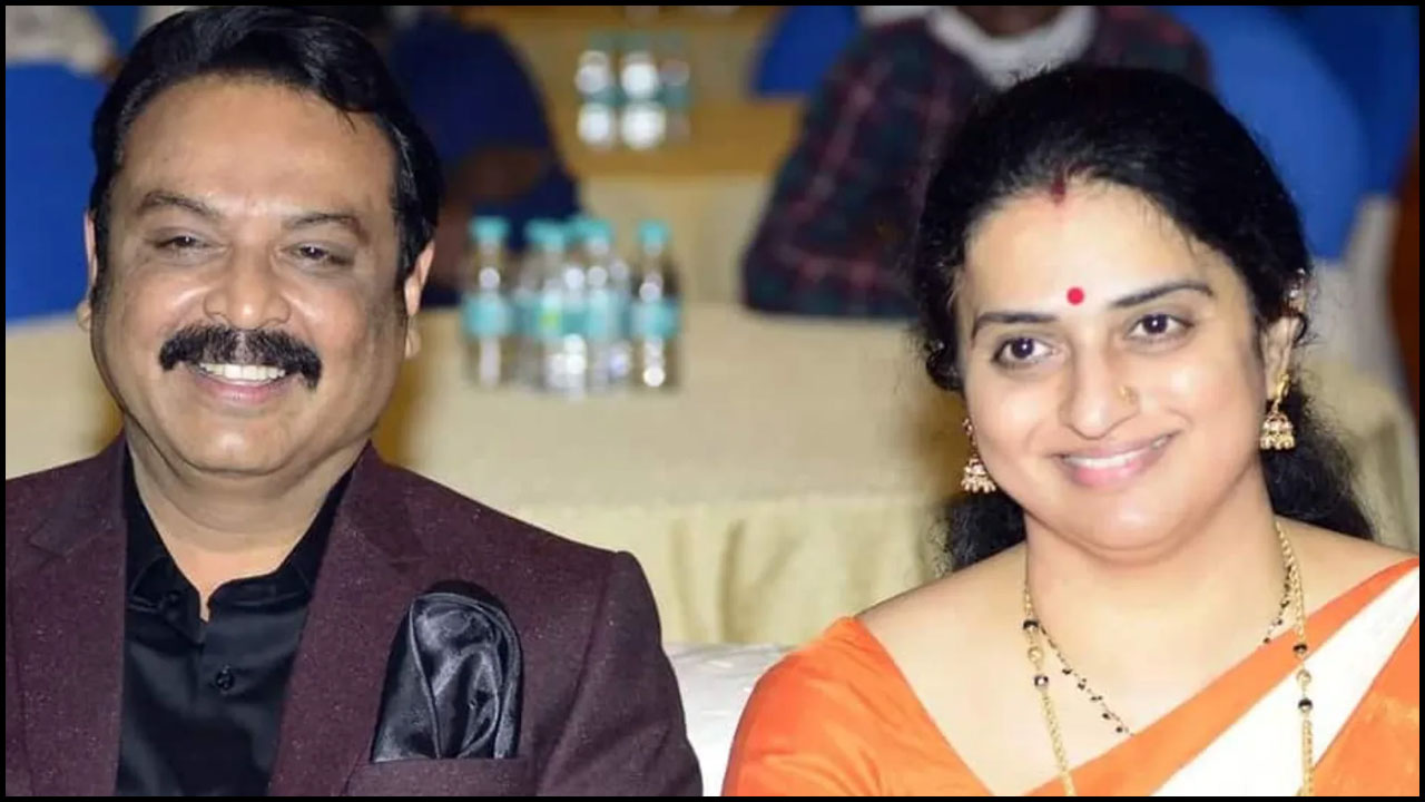 Pavitra Lokesh: రిలేషన్‌లో పెద్ద ట్విస్ట్.. డబ్బు కోసమే నరేష్‌తో సంబంధం?