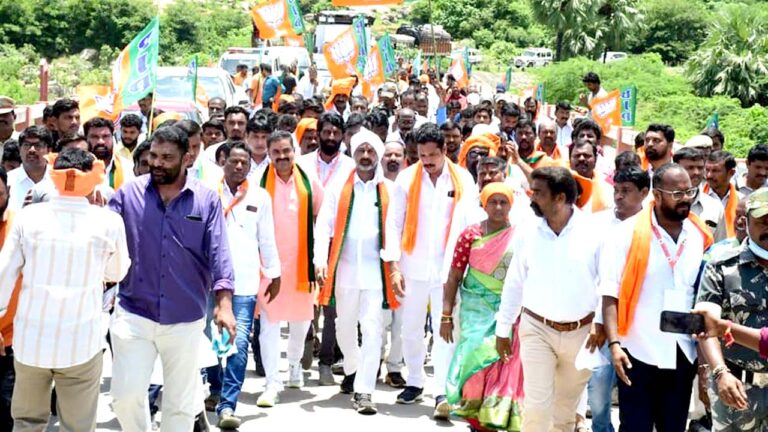Praja Sangrama Yatra: నేడు జనగామలో భారీ బహిరంగ సభ.. పాల్గొననున్న బండి సంజయ్
