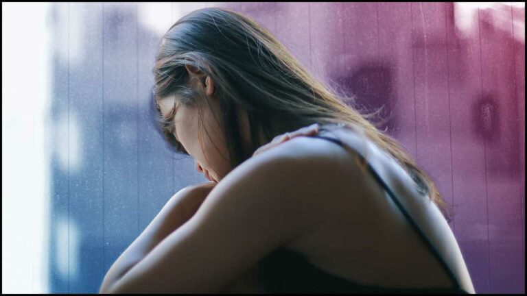 Professor Bikini: బికినీ ధరించింది.. ఉద్యోగం ఊడింది.. ఆపై రూ. 99 కోట్లు..